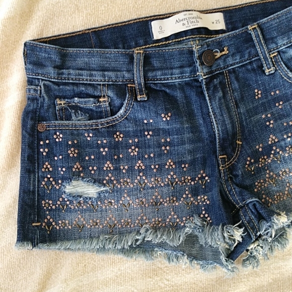 Abercrombie & Fitch Distressed Embellished Frayed Shortie Jean Shorts 0 ( W25) - Picture 5 of 16